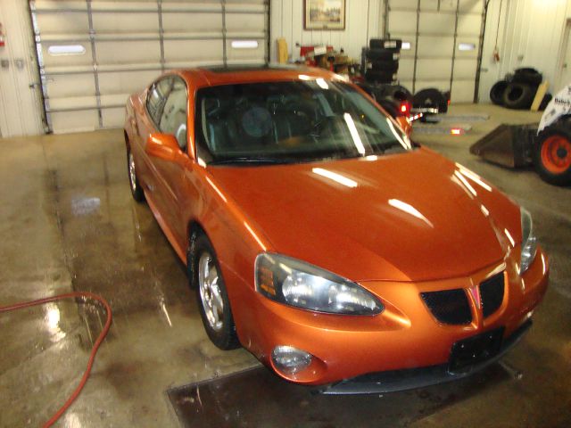 Pontiac Grand Prix 2004 photo 1