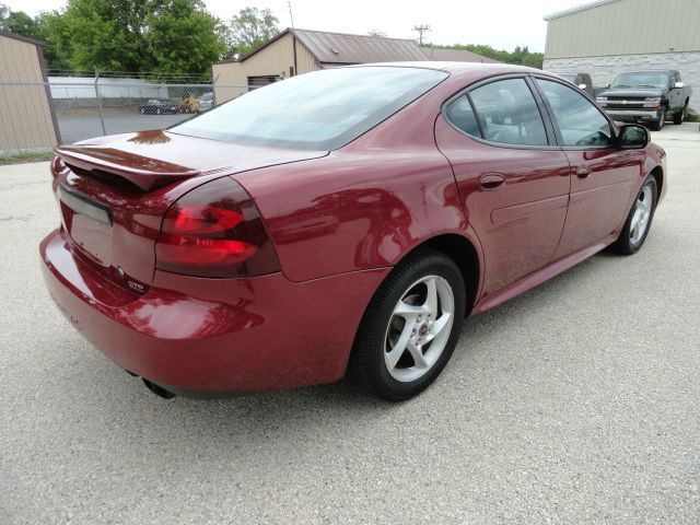 Pontiac Grand Prix 2004 photo 2