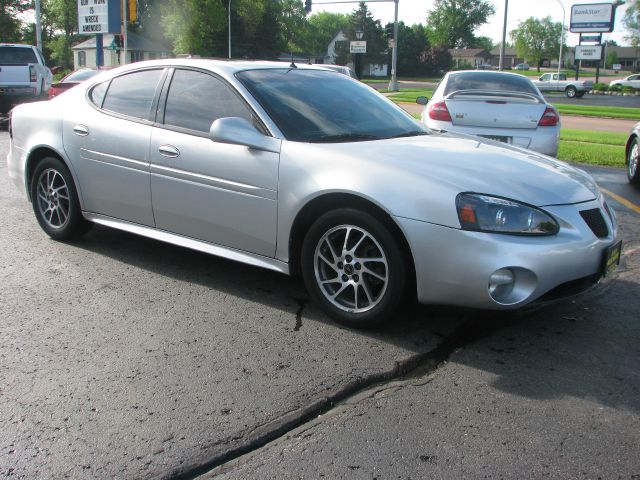 Pontiac Grand Prix 2004 photo 4