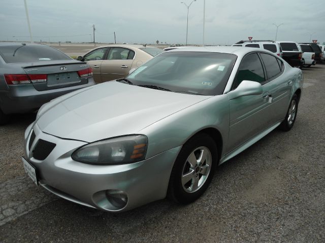 Pontiac Grand Prix 2004 photo 2