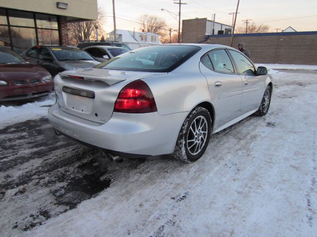 Pontiac Grand Prix 2004 photo 3