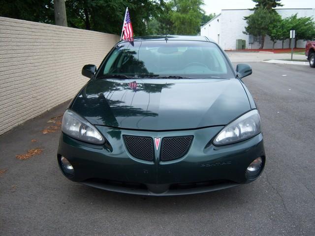 Pontiac Grand Prix 2004 photo 1