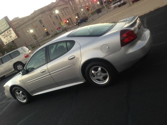 Pontiac Grand Prix 2004 photo 3