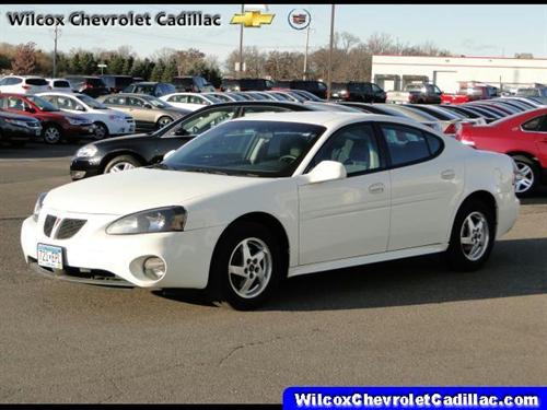 Pontiac Grand Prix 2004 photo 2