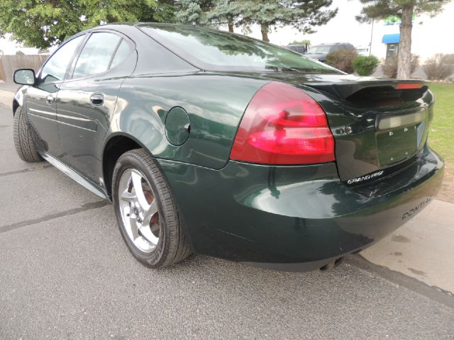 Pontiac Grand Prix 2004 photo 2