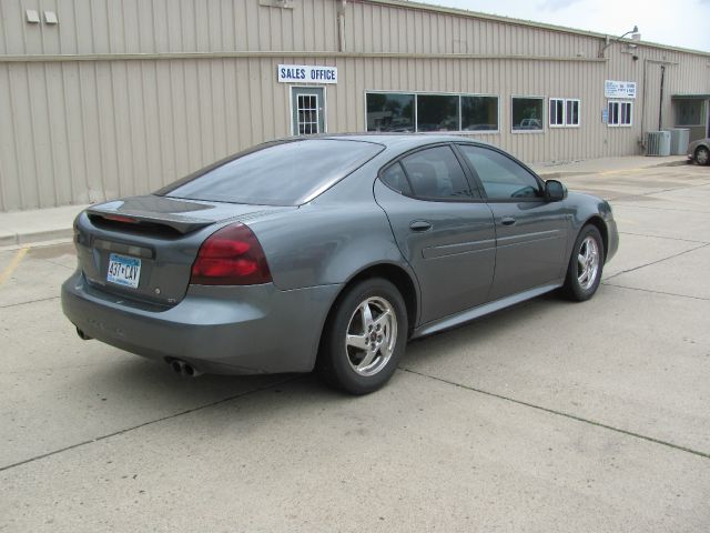 Pontiac Grand Prix 2004 photo 11