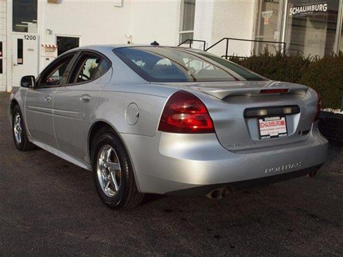 Pontiac Grand Prix 2004 photo 2