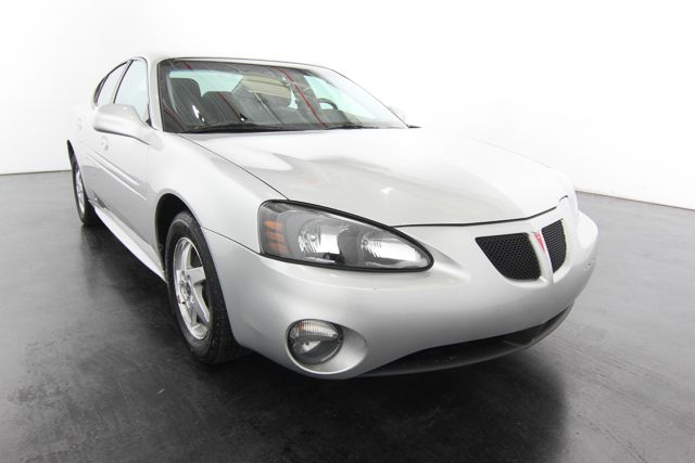 Pontiac Grand Prix 2004 photo 2