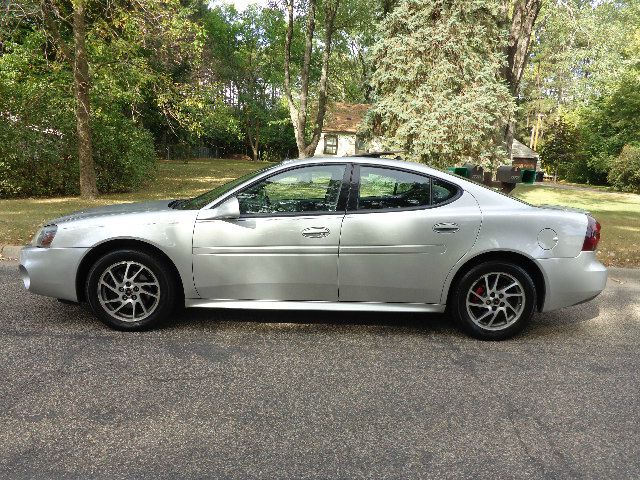 Pontiac Grand Prix 2004 photo 4