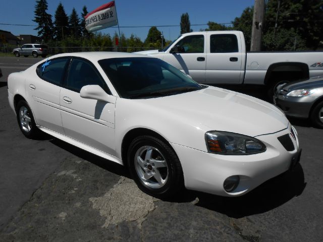 Pontiac Grand Prix 2004 photo 1