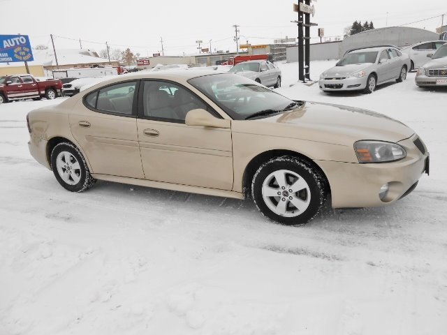 Pontiac Grand Prix 2004 photo 3