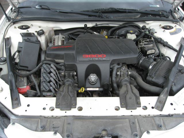 Pontiac Grand Prix 2004 photo 4