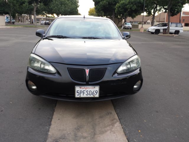 Pontiac Grand Prix 2004 photo 1