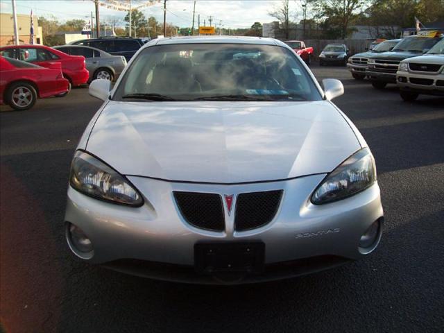 Pontiac Grand Prix 2004 photo 1