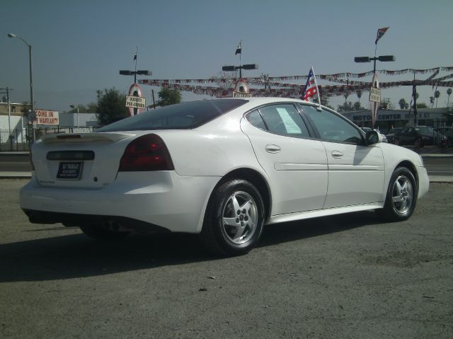 Pontiac Grand Prix 2004 photo 2