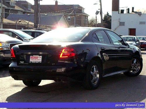 Pontiac Grand Prix 2004 photo 2