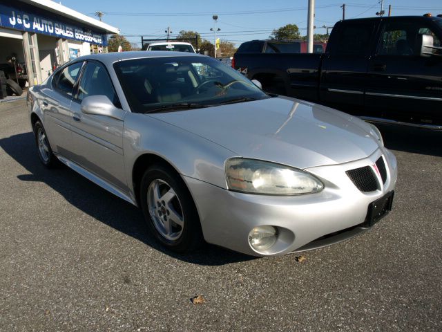 Pontiac Grand Prix 2004 photo 2