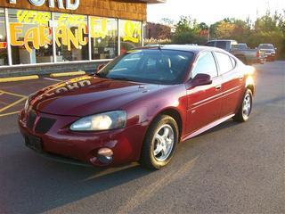 Pontiac Grand Prix 2004 photo 2