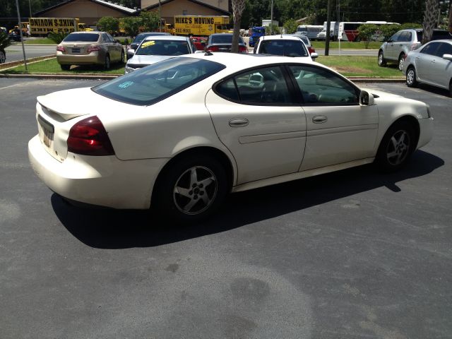 Pontiac Grand Prix 2004 photo 1