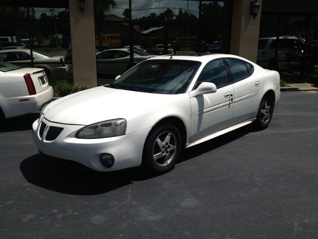 Pontiac Grand Prix 2004 photo 3