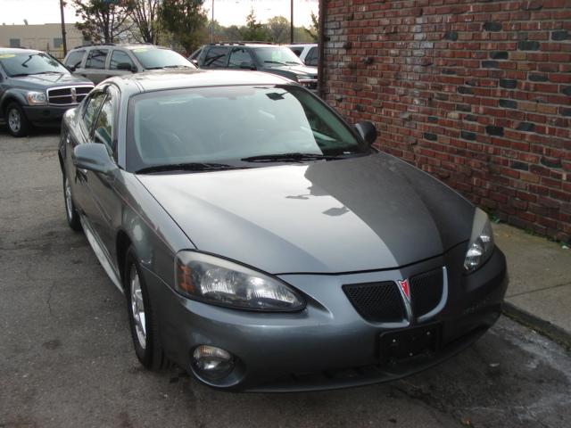 Pontiac Grand Prix 2004 photo 1