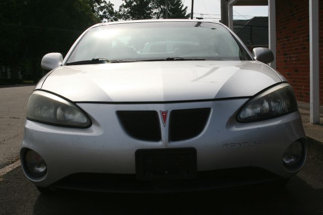 Pontiac Grand Prix 2004 photo 3