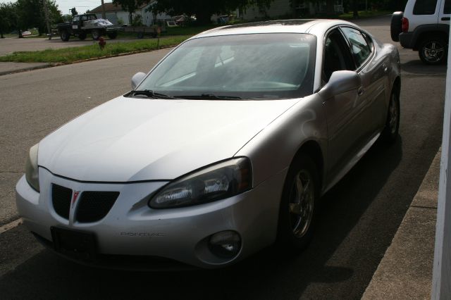 Pontiac Grand Prix 2004 photo 4