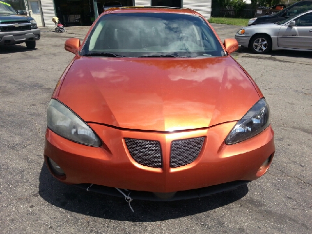 Pontiac Grand Prix 2004 photo 1