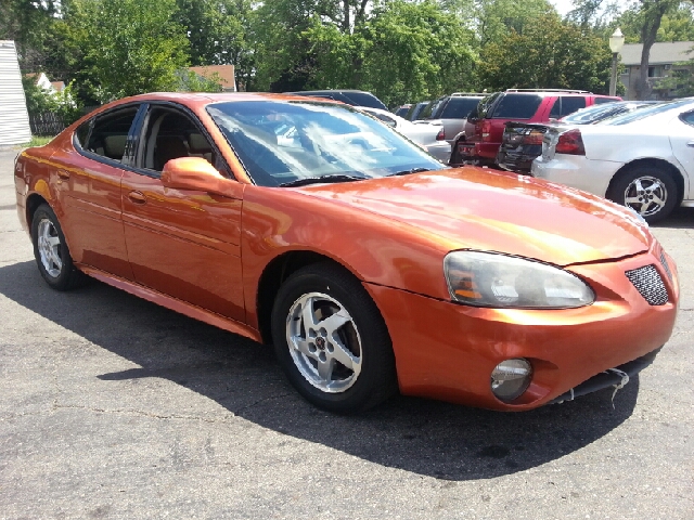 Pontiac Grand Prix 2004 photo 2