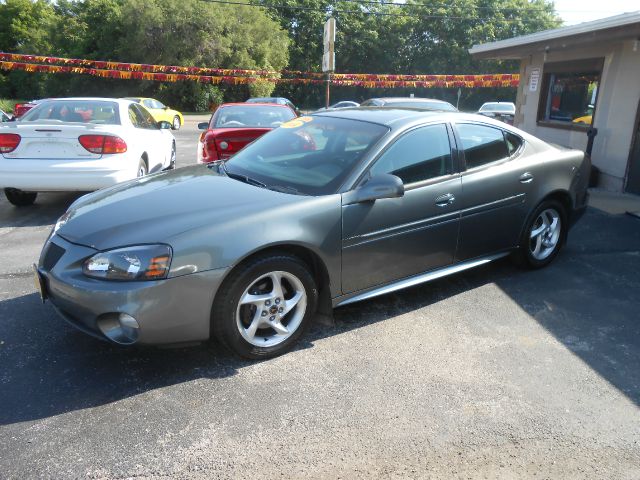 Pontiac Grand Prix 2004 photo 1