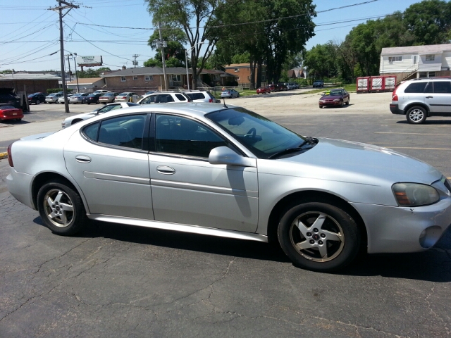 Pontiac Grand Prix 2004 photo 2