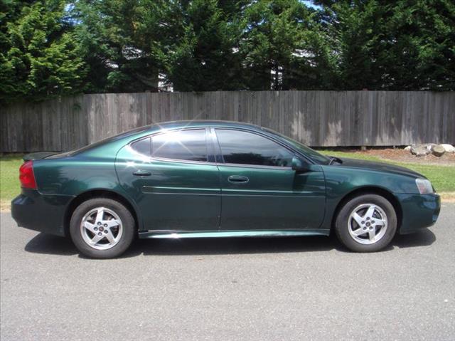 Pontiac Grand Prix 2004 photo 2