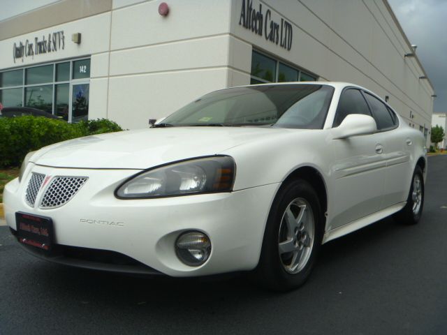 Pontiac Grand Prix 2004 photo 2