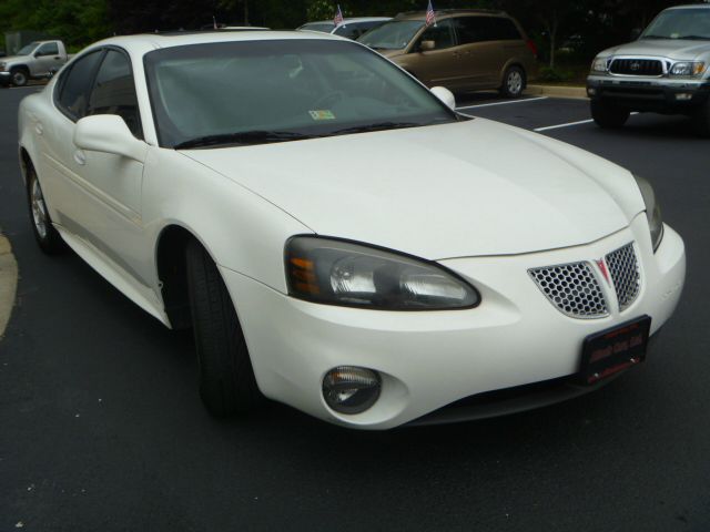 Pontiac Grand Prix 2004 photo 3