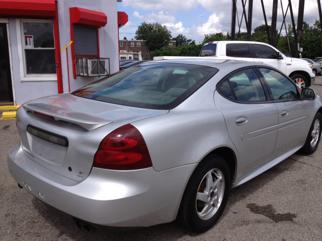 Pontiac Grand Prix 2004 photo 1