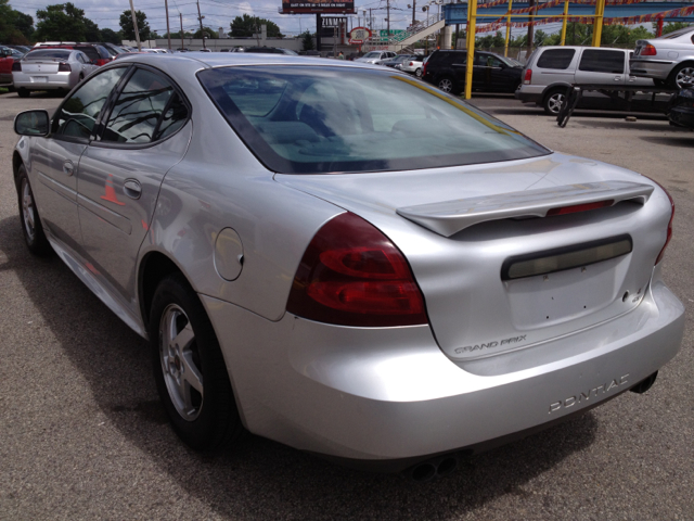 Pontiac Grand Prix 2004 photo 4