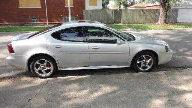 Pontiac Grand Prix 2004 photo 22