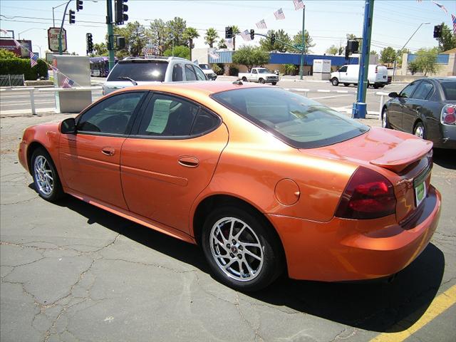 Pontiac Grand Prix 2004 photo 2