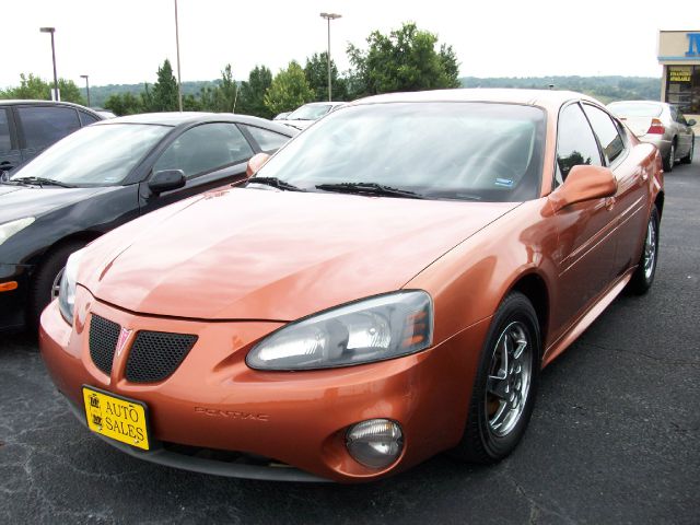 Pontiac Grand Prix 2004 photo 1