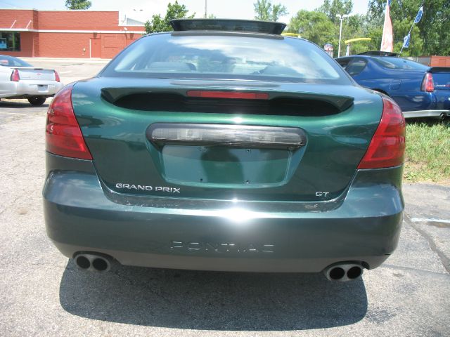 Pontiac Grand Prix 2004 photo 1