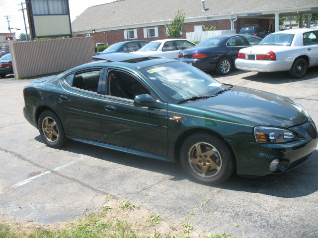 Pontiac Grand Prix 2004 photo 3