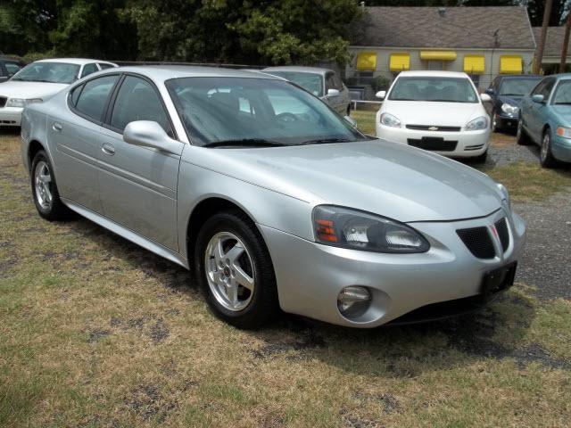 Pontiac Grand Prix 2004 photo 1