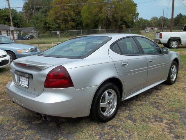 Pontiac Grand Prix 2004 photo 2