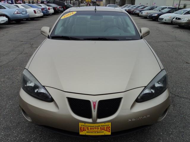 Pontiac Grand Prix 2004 photo 1