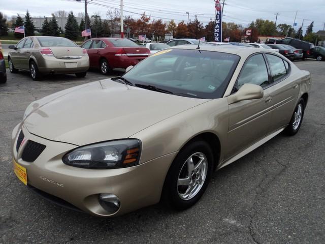 Pontiac Grand Prix 2004 photo 2