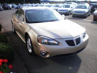 Pontiac Grand Prix 2004 photo 2