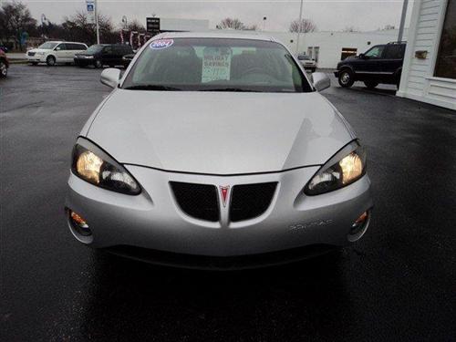 Pontiac Grand Prix 2004 photo 1