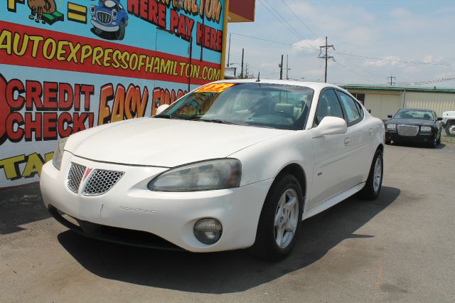 Pontiac Grand Prix 2004 photo 2