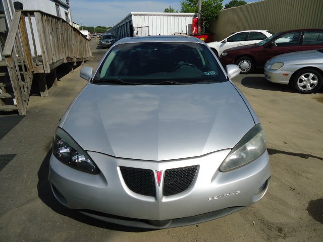 Pontiac Grand Prix 2004 photo 4