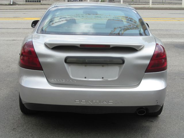 Pontiac Grand Prix 2004 photo 1